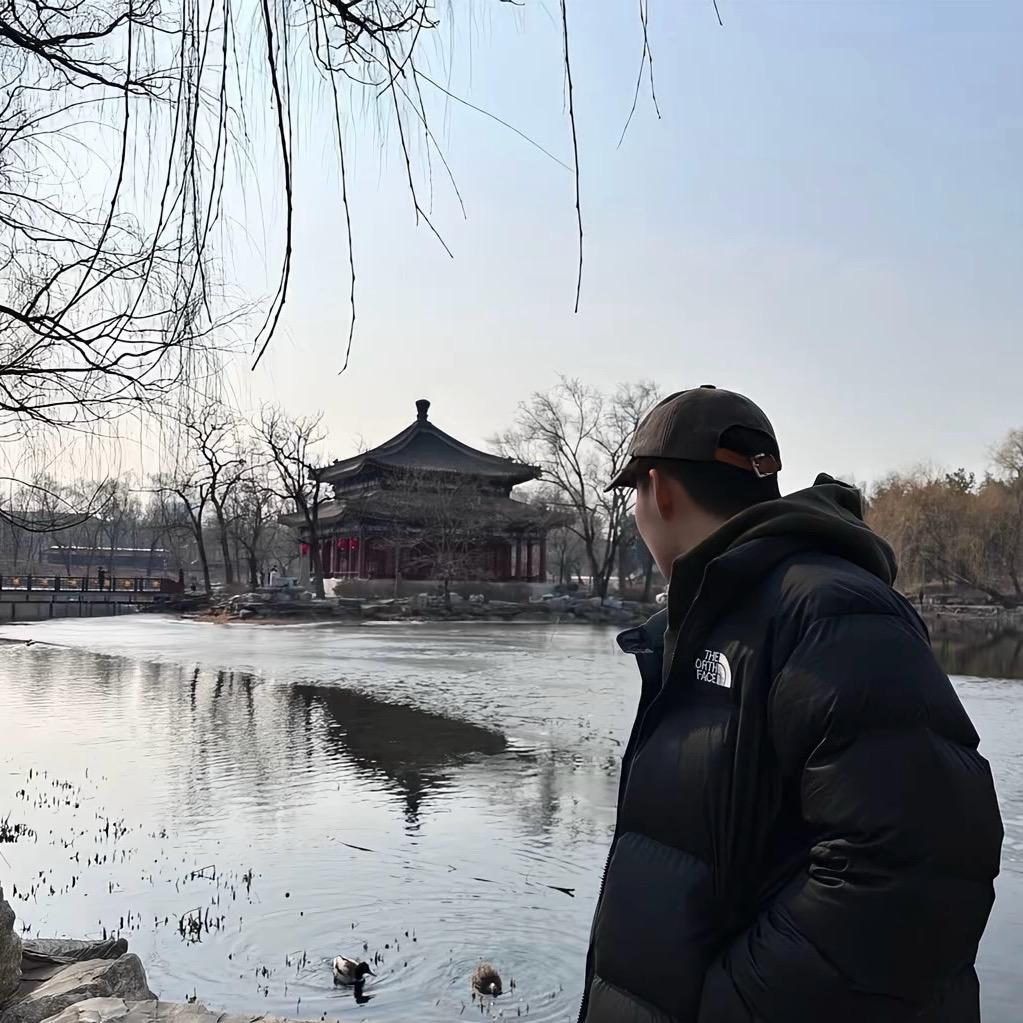 出众.