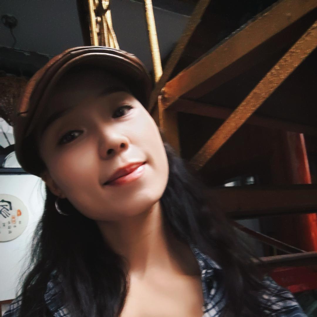 莉莉安 吖🎤🎶