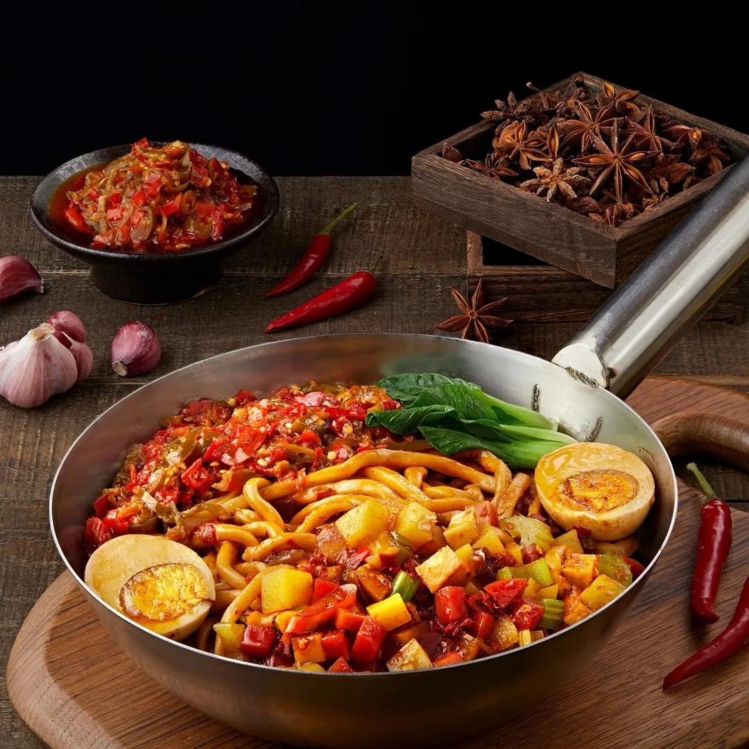 地摊鲜炒鸡招牌剁椒面