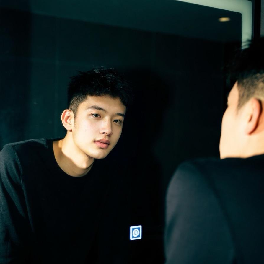 @然.