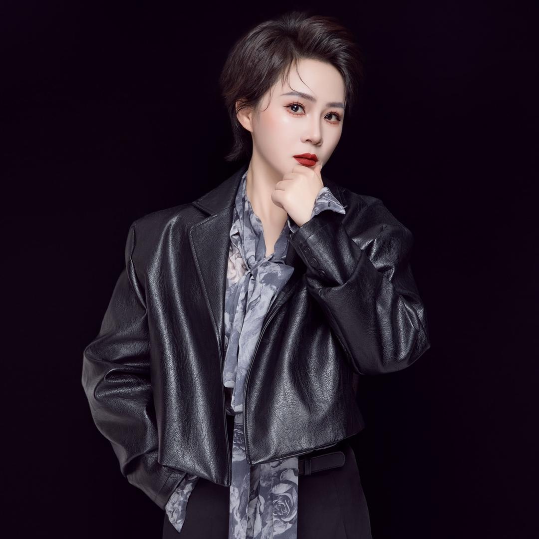 美业小辣椒伊源皙小敏商贸