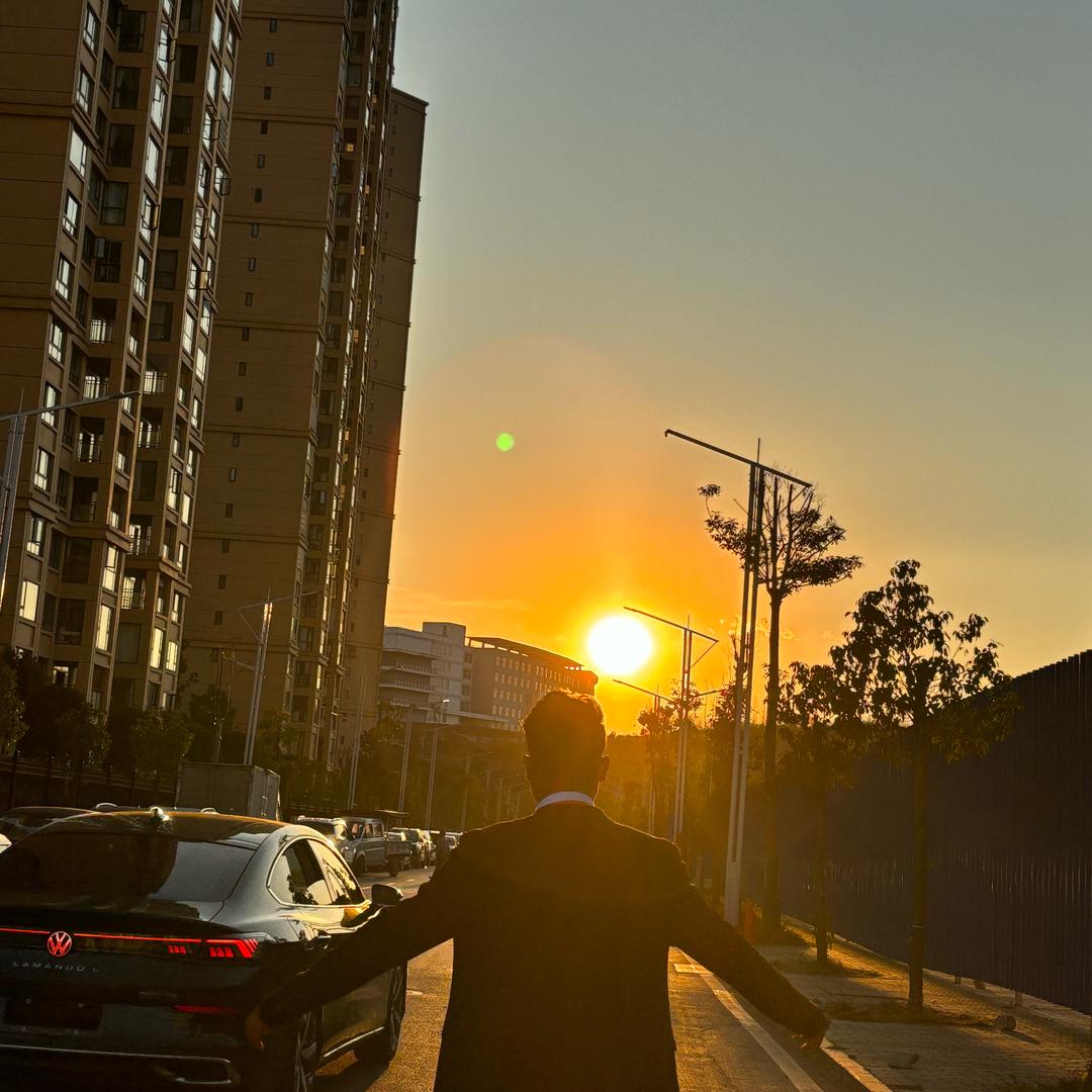 毕节卖房子的小杨（小黑哥）