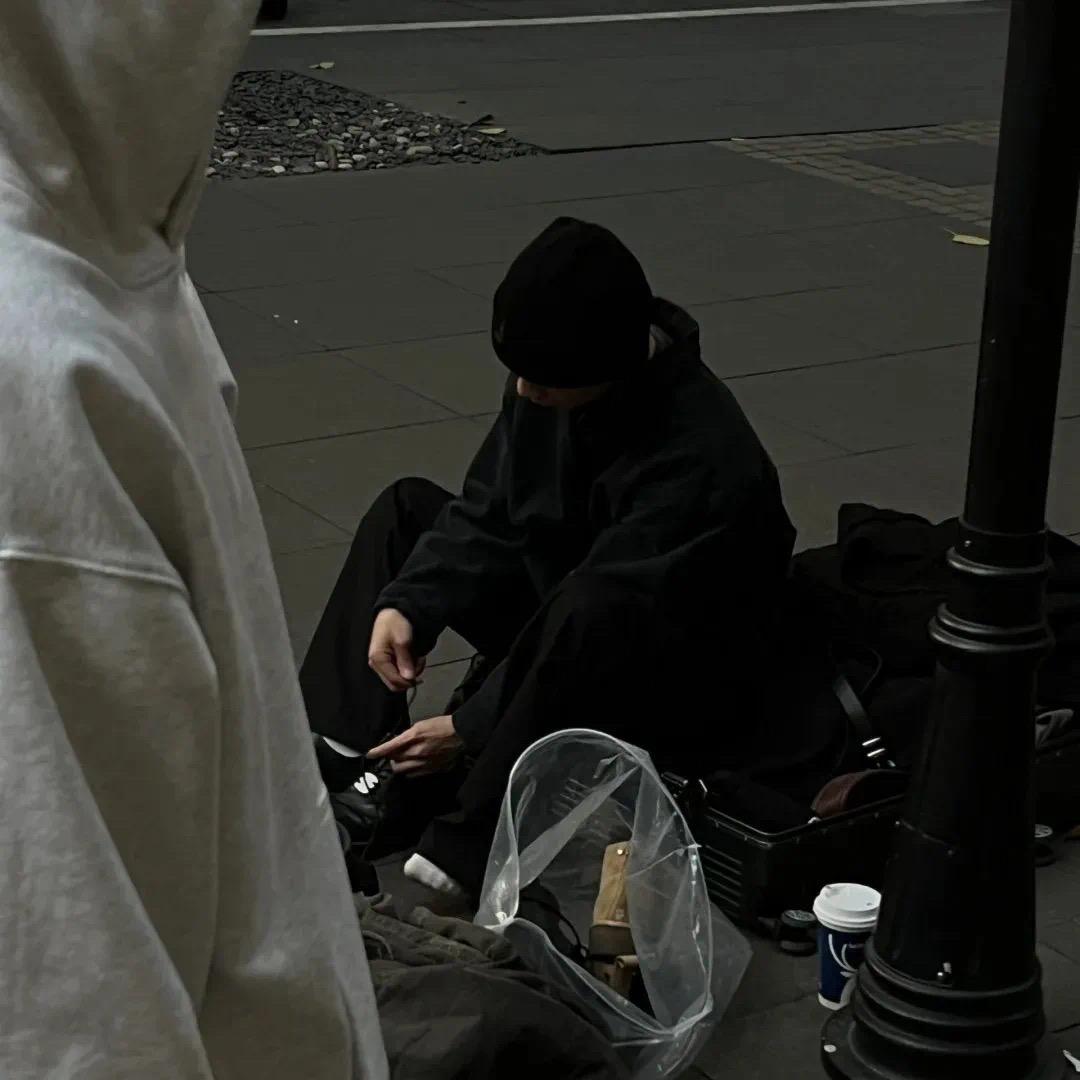 粉毛高中生