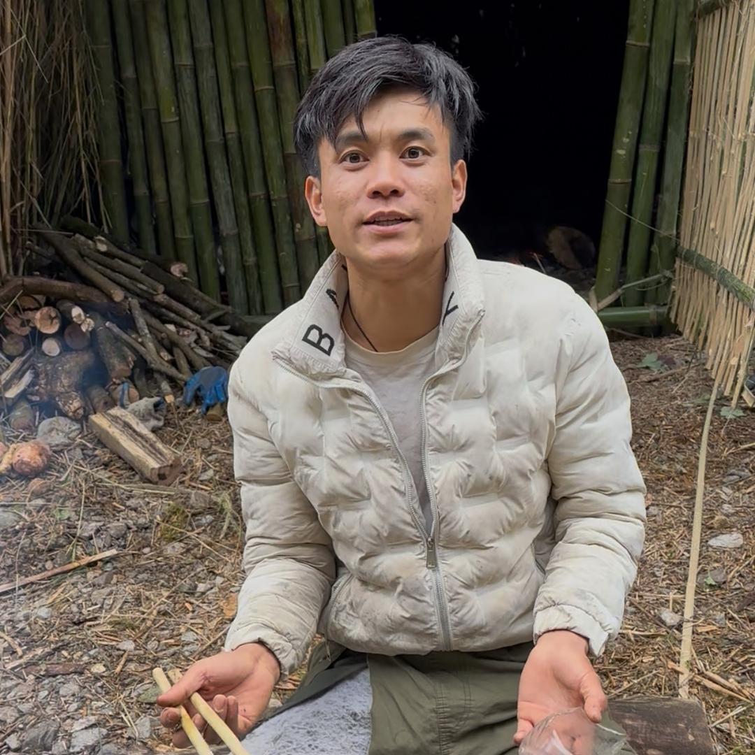 小覃《荒野求生生活》