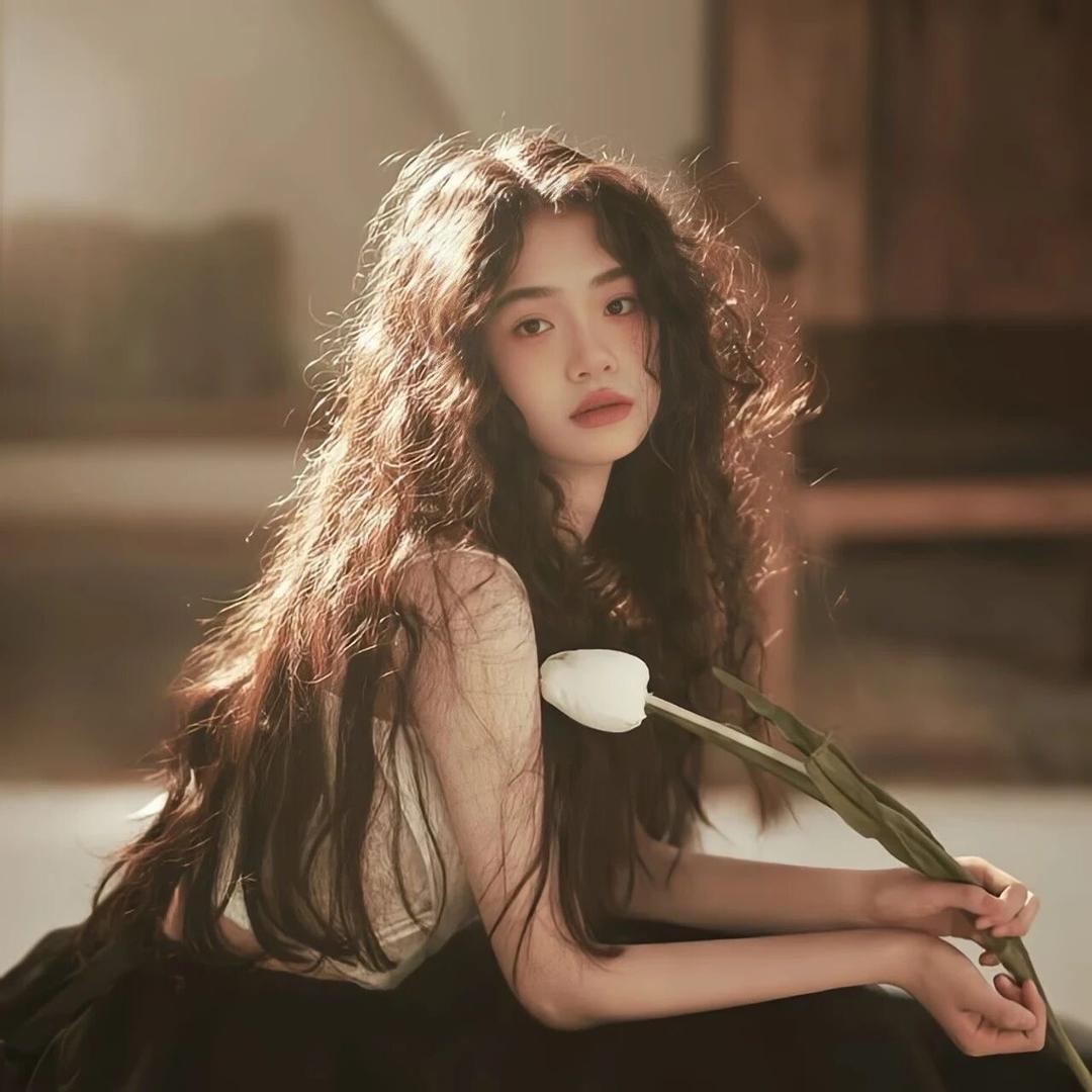 偷了霸总蕾丝内裤套头上狂奔的那个雨夜