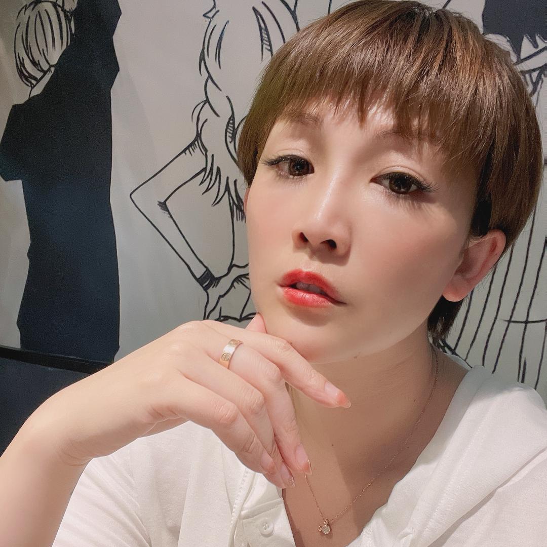短发