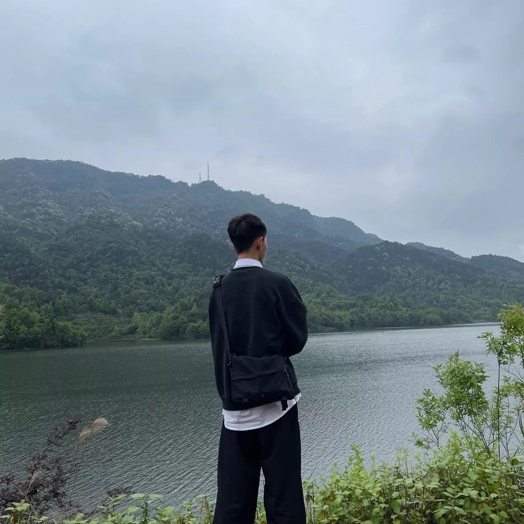 老🧊(役前教育物资都在橱窗里)