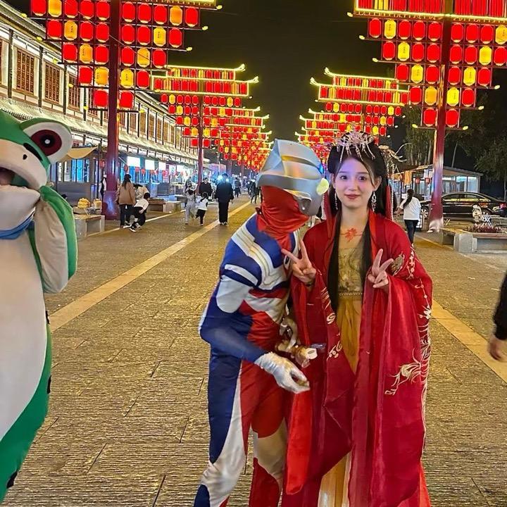 大名奥特曼.