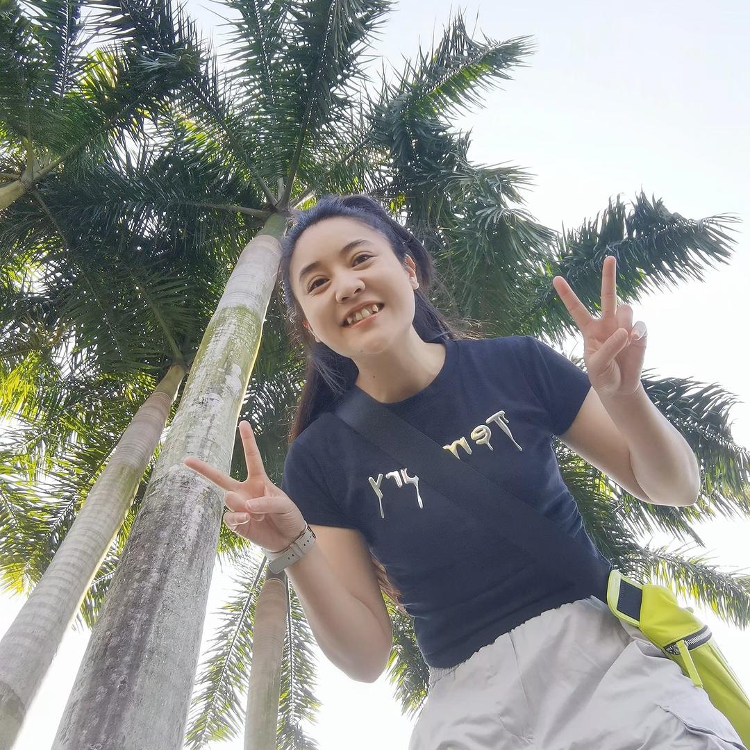 暴躁虎牙妹（减肥版）