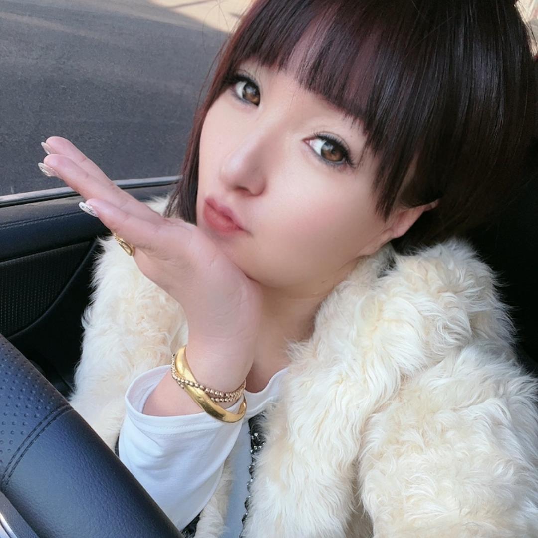 张家🉐️大小姐