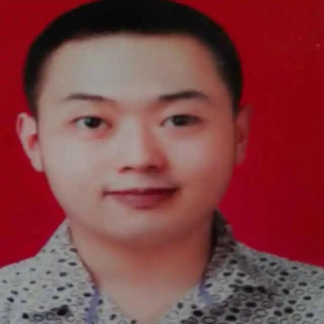 爱好戏曲的九零后王伟