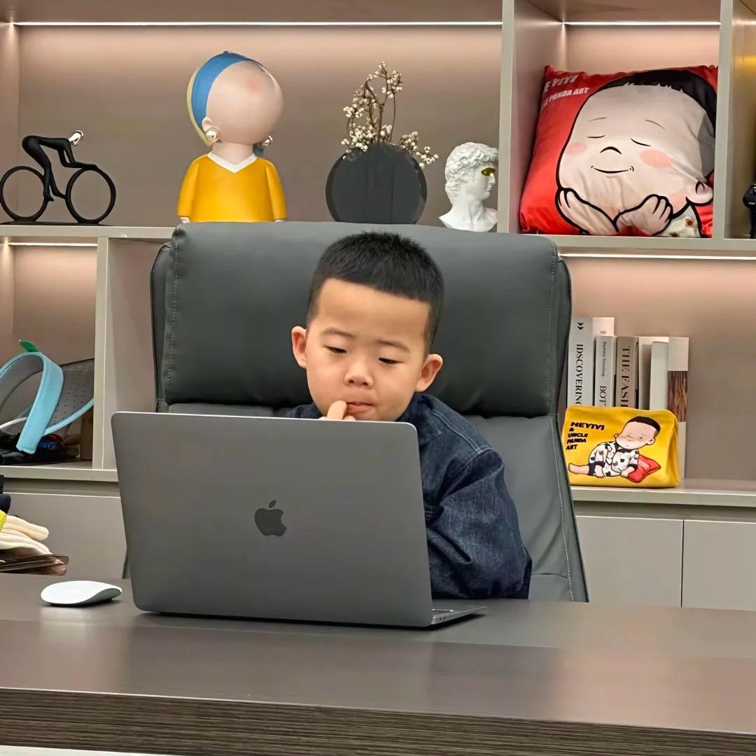 小鹏.