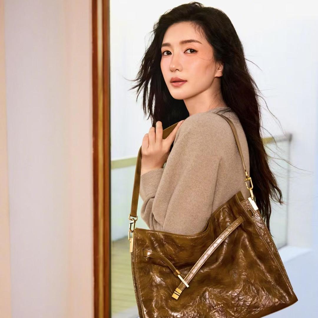 昆明晋宁红谷店（王姐）