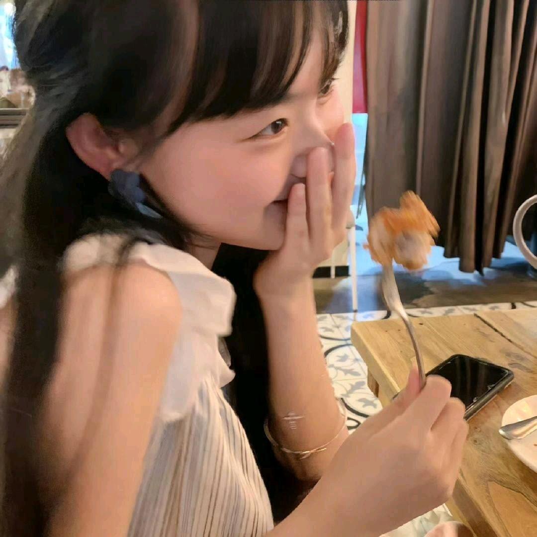 懒懒又饿了