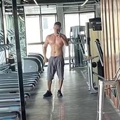 黑不溜秋又圆不隆咚