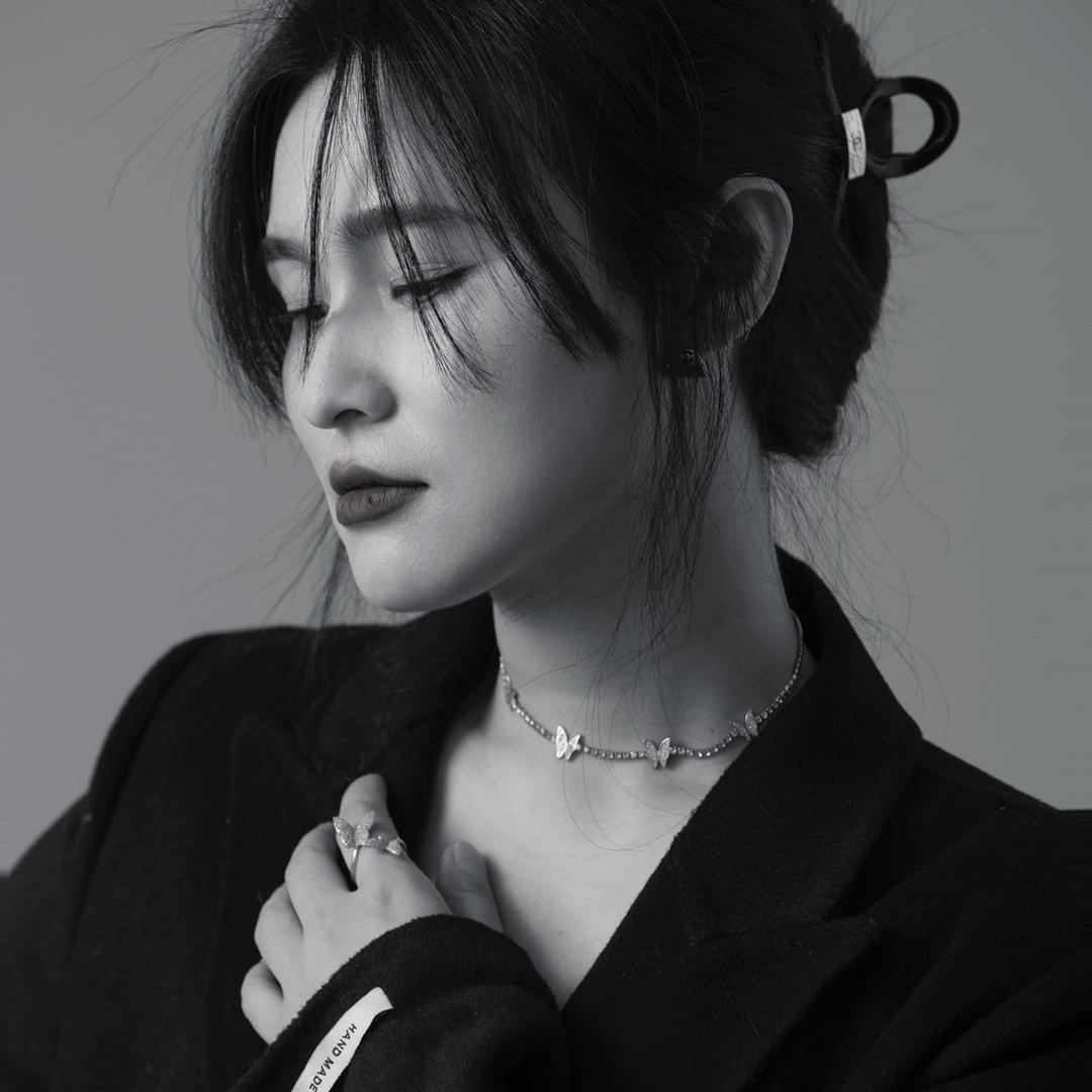 贝熹婚纱亚丽