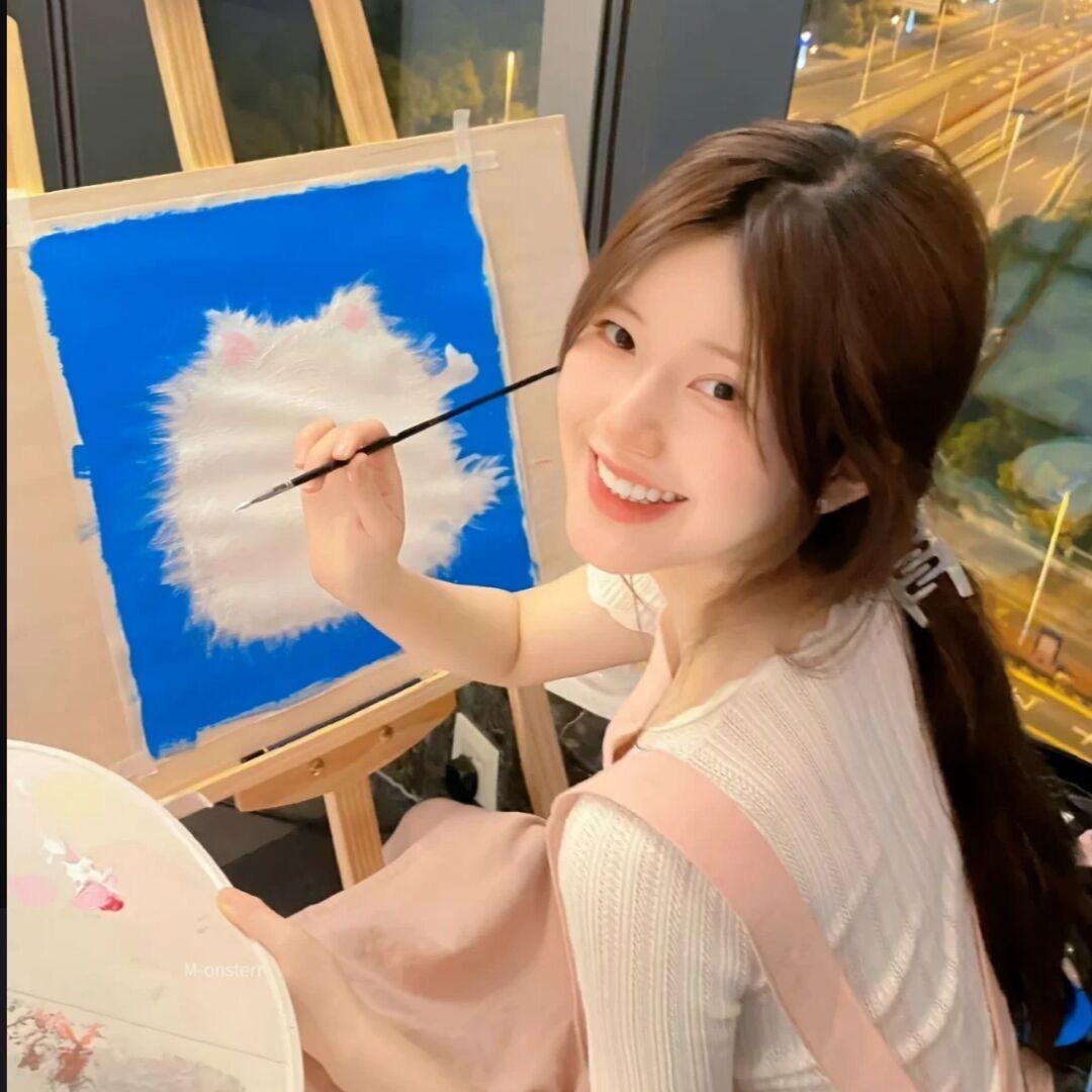 哎呦薇