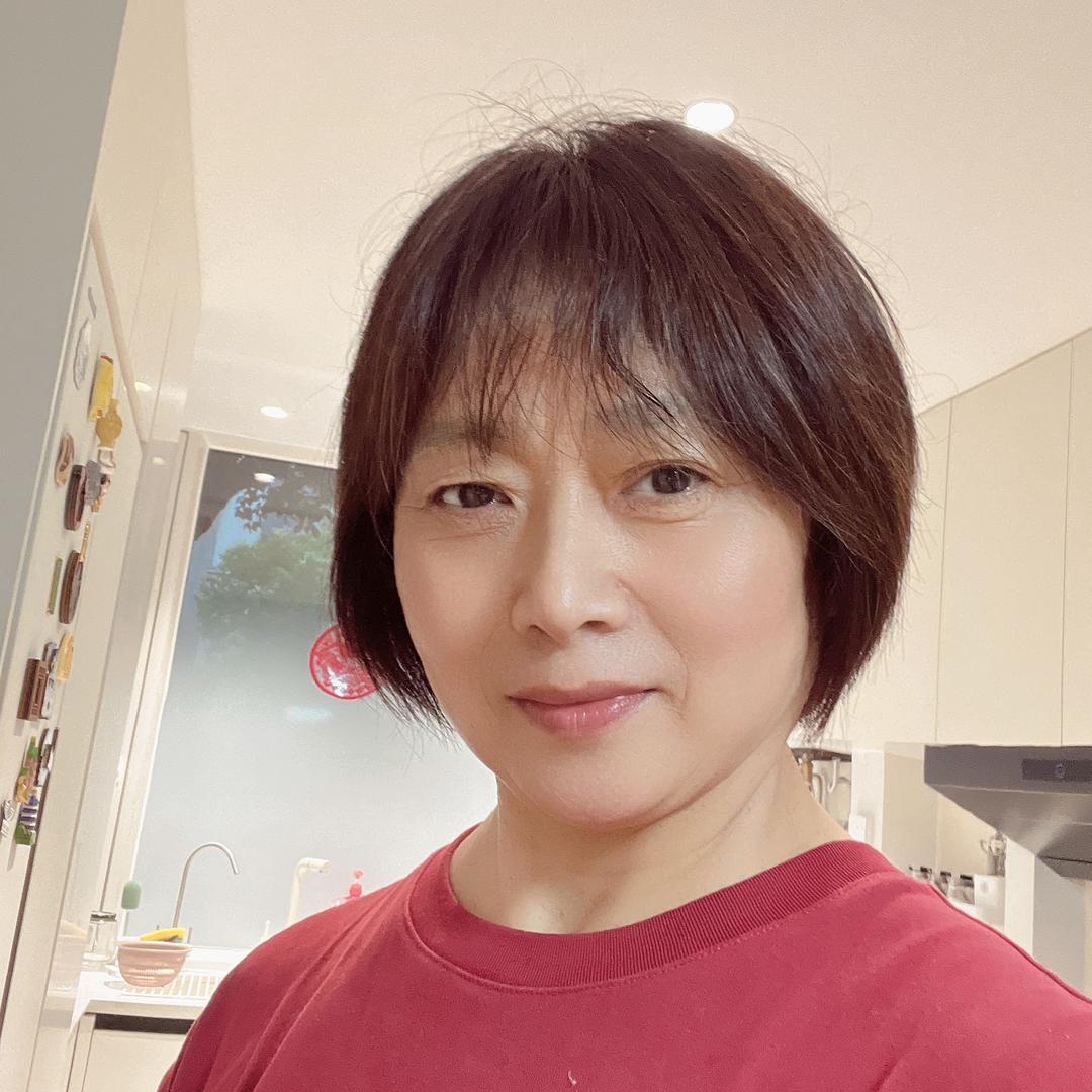 芳姐，(早上6:40开播)