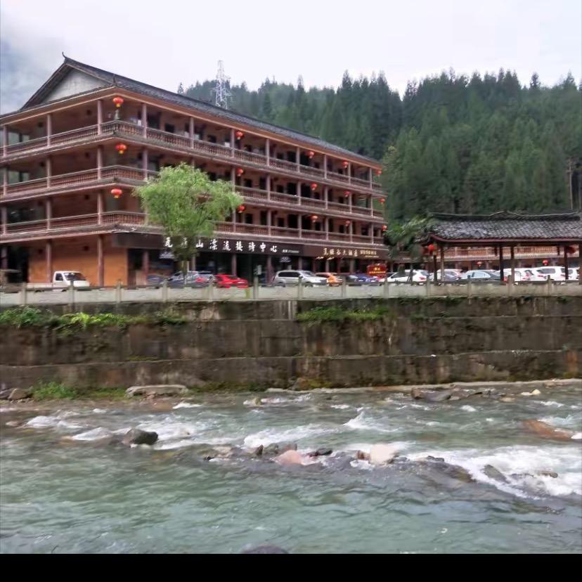 -瓦屋山羌源谷大酒店