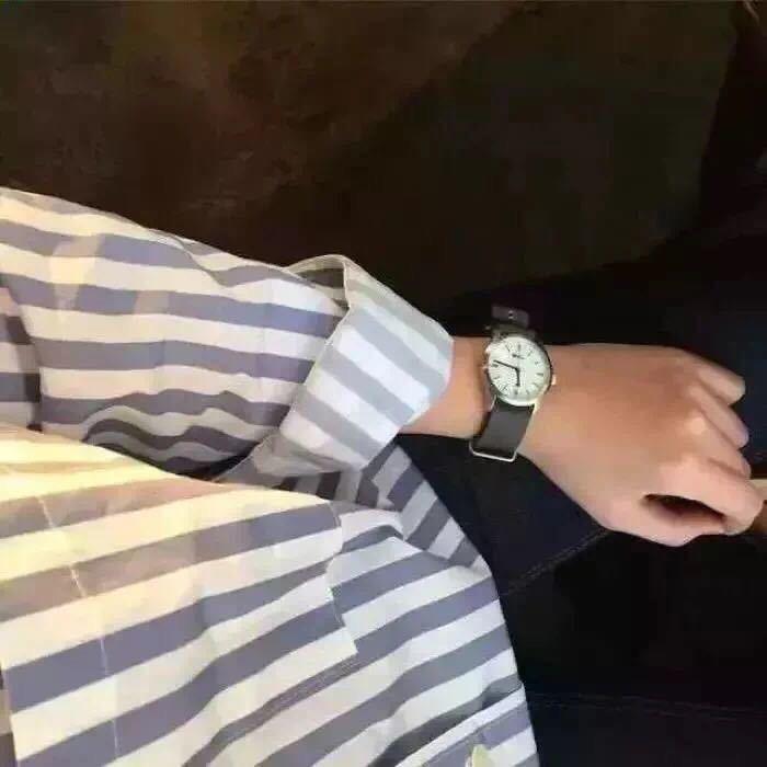 莫名.