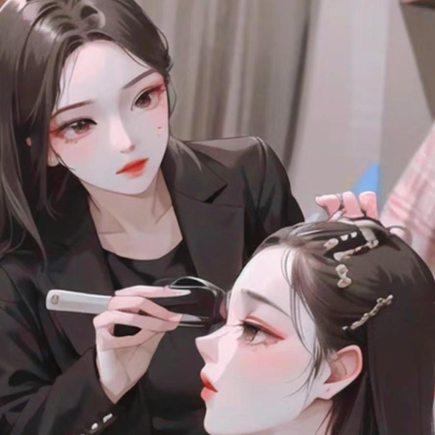 美甲师兼化妆师-小李