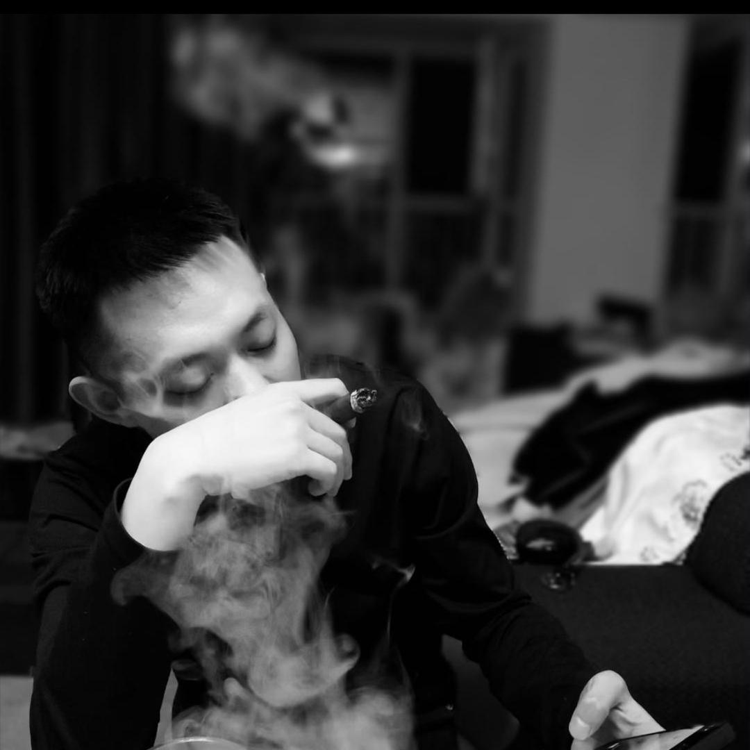 各位网红你们好。