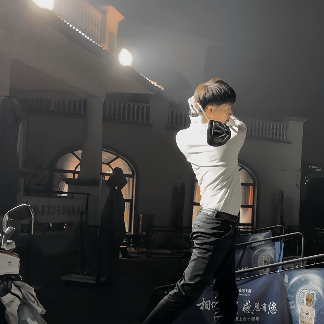 飞博爱教球 -🏌️‍♂️