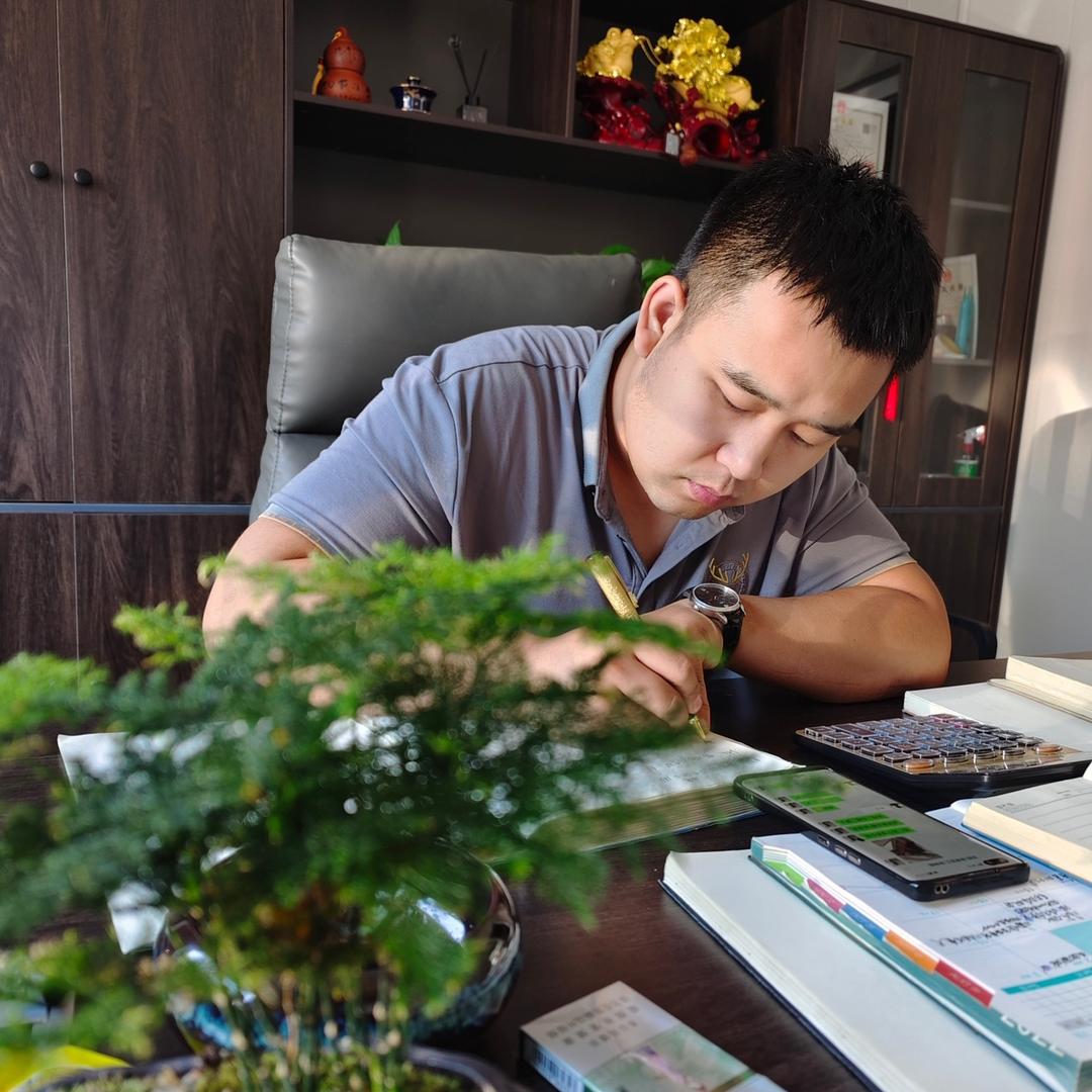 沈阳和鑫大宅楼梯