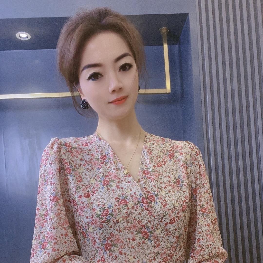 英子潮流女装
