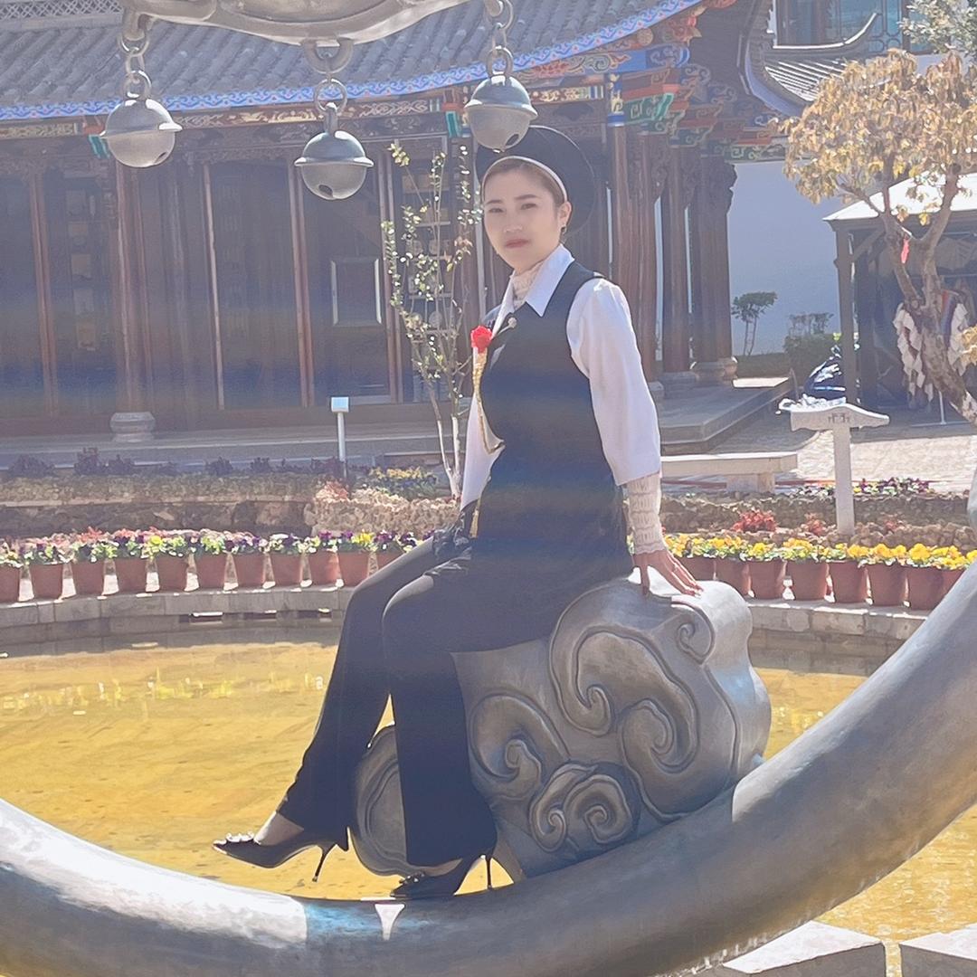 @张家🇨🇳二小姐