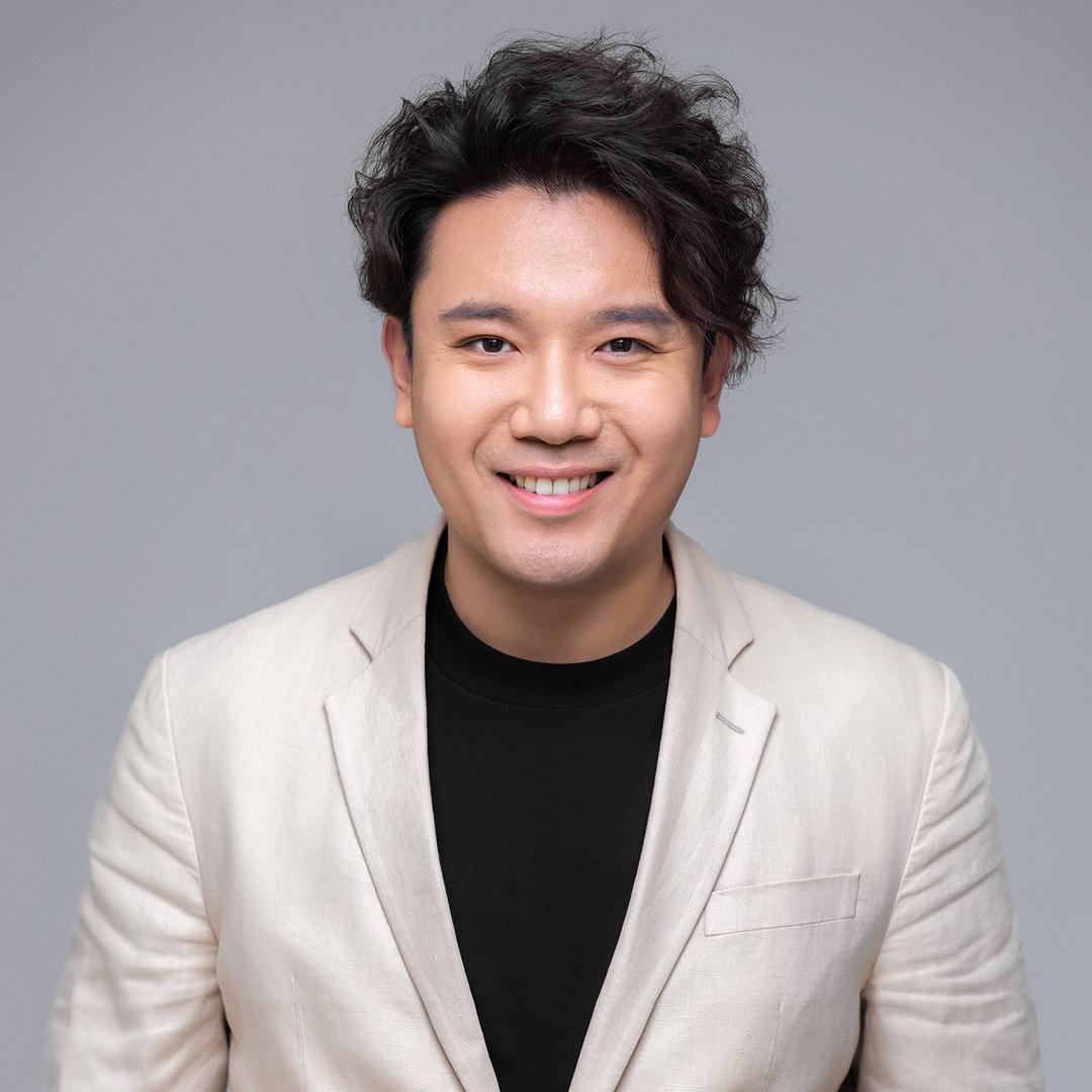 男高音张龙