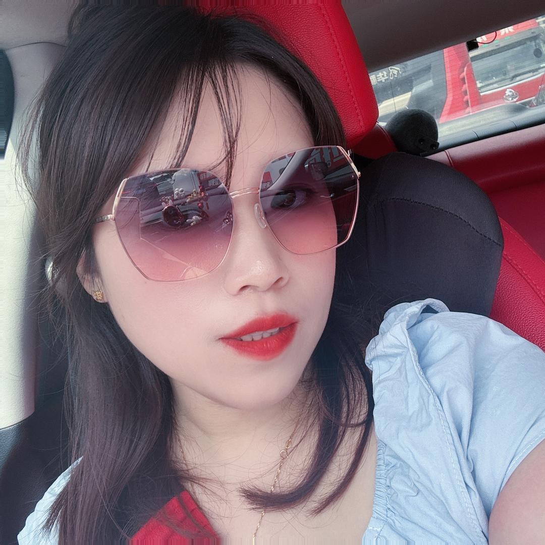 东莞雯雯二手车