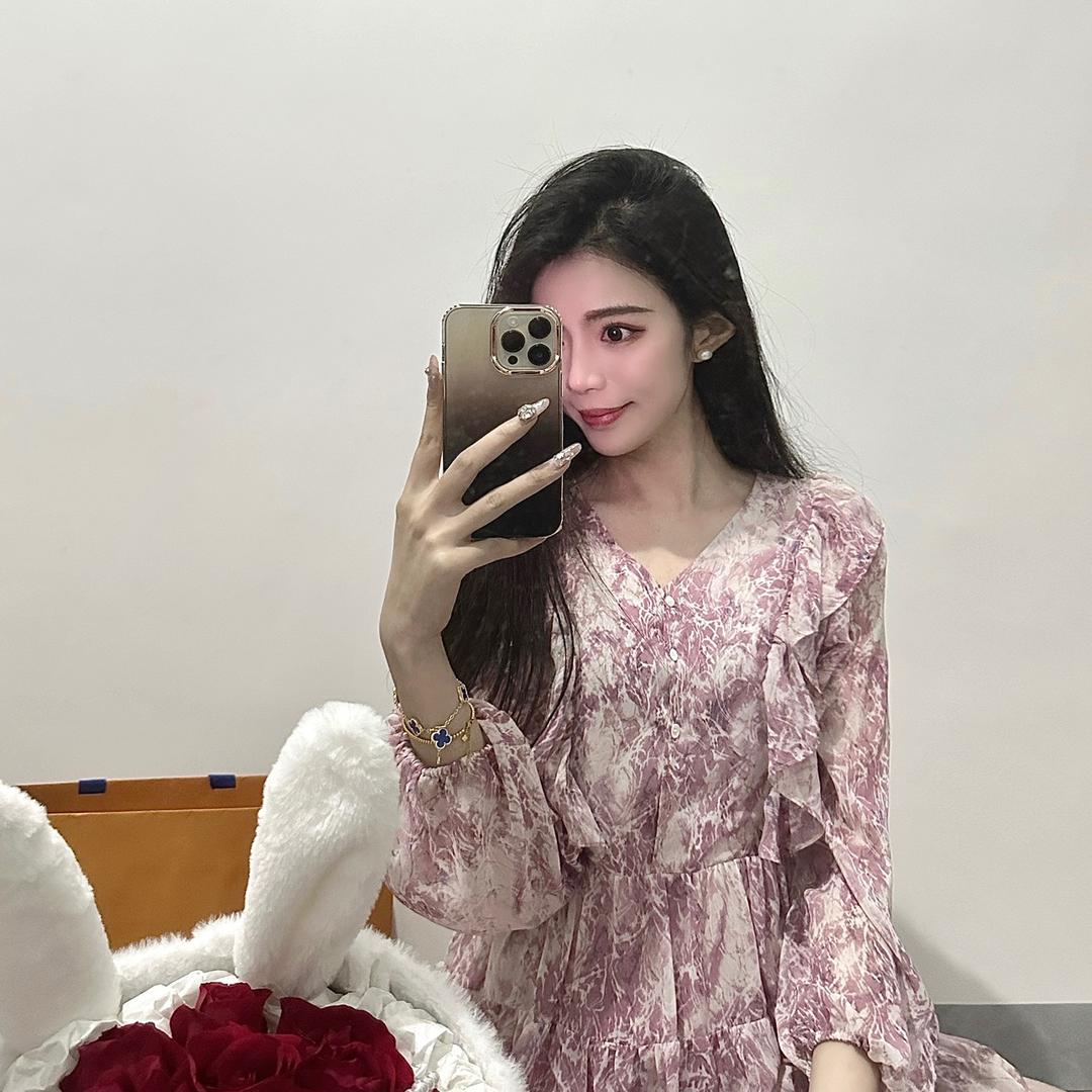 隔壁班的女同学