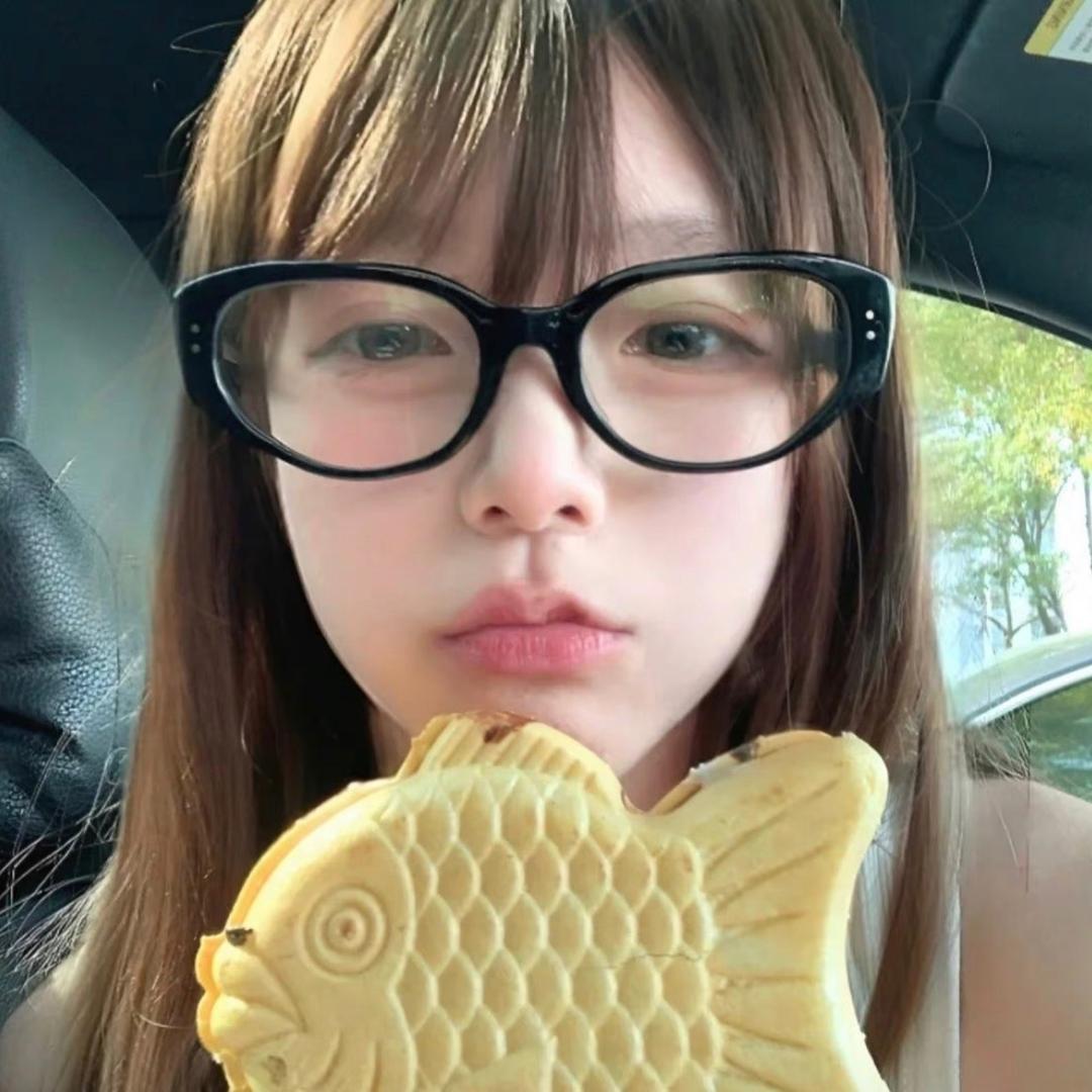 ，