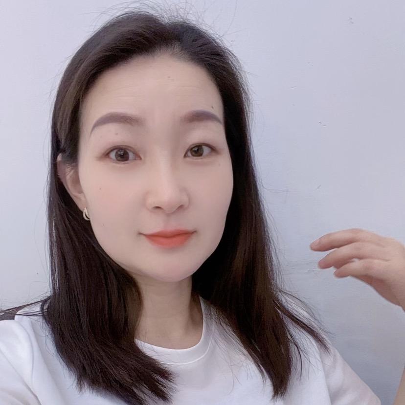 临泉城中路依然美中高端女装店