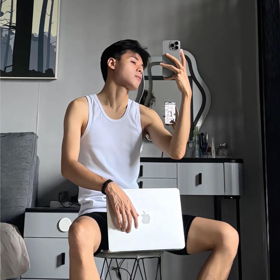 或是人或是魔