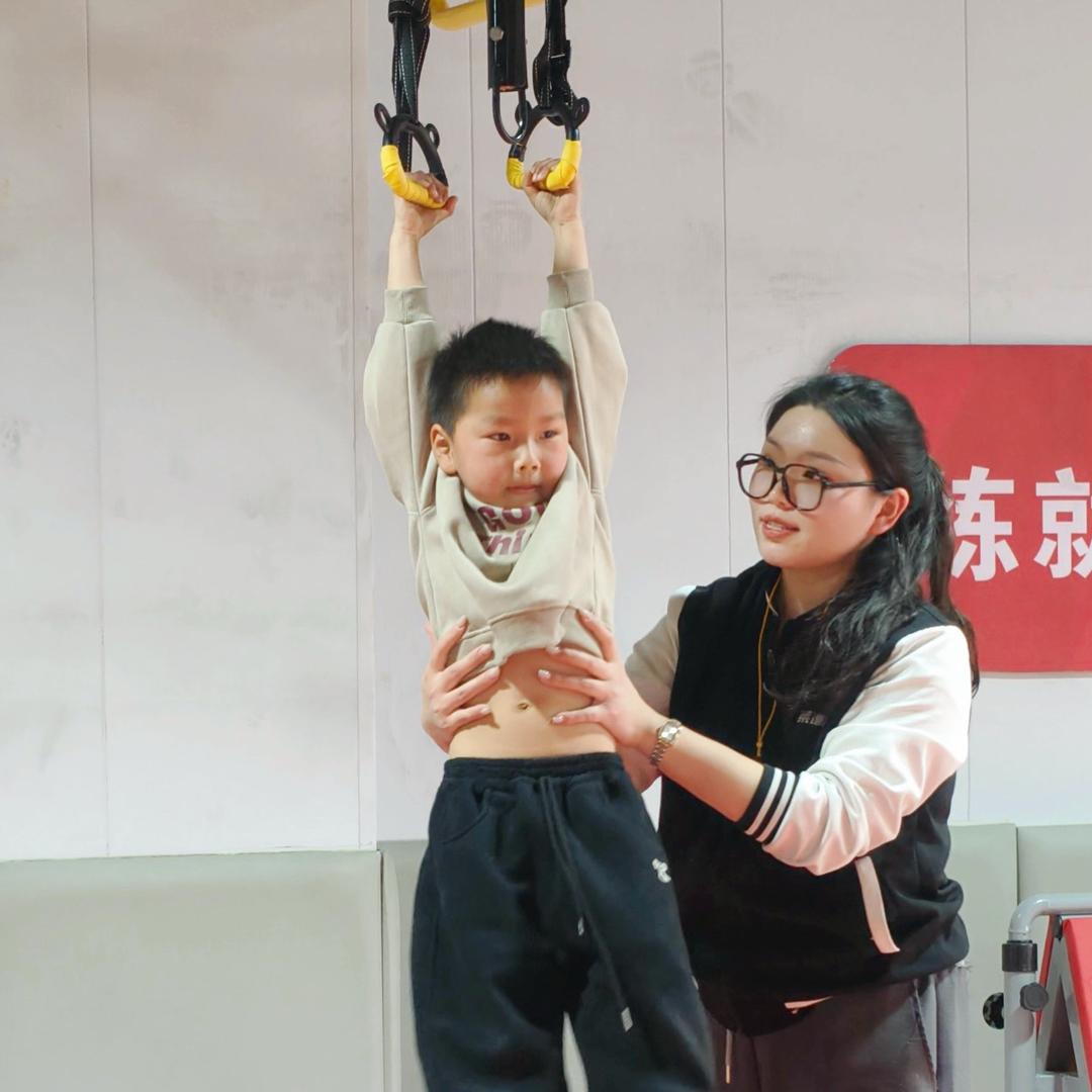 郓城做体能训练的00后梦梦
