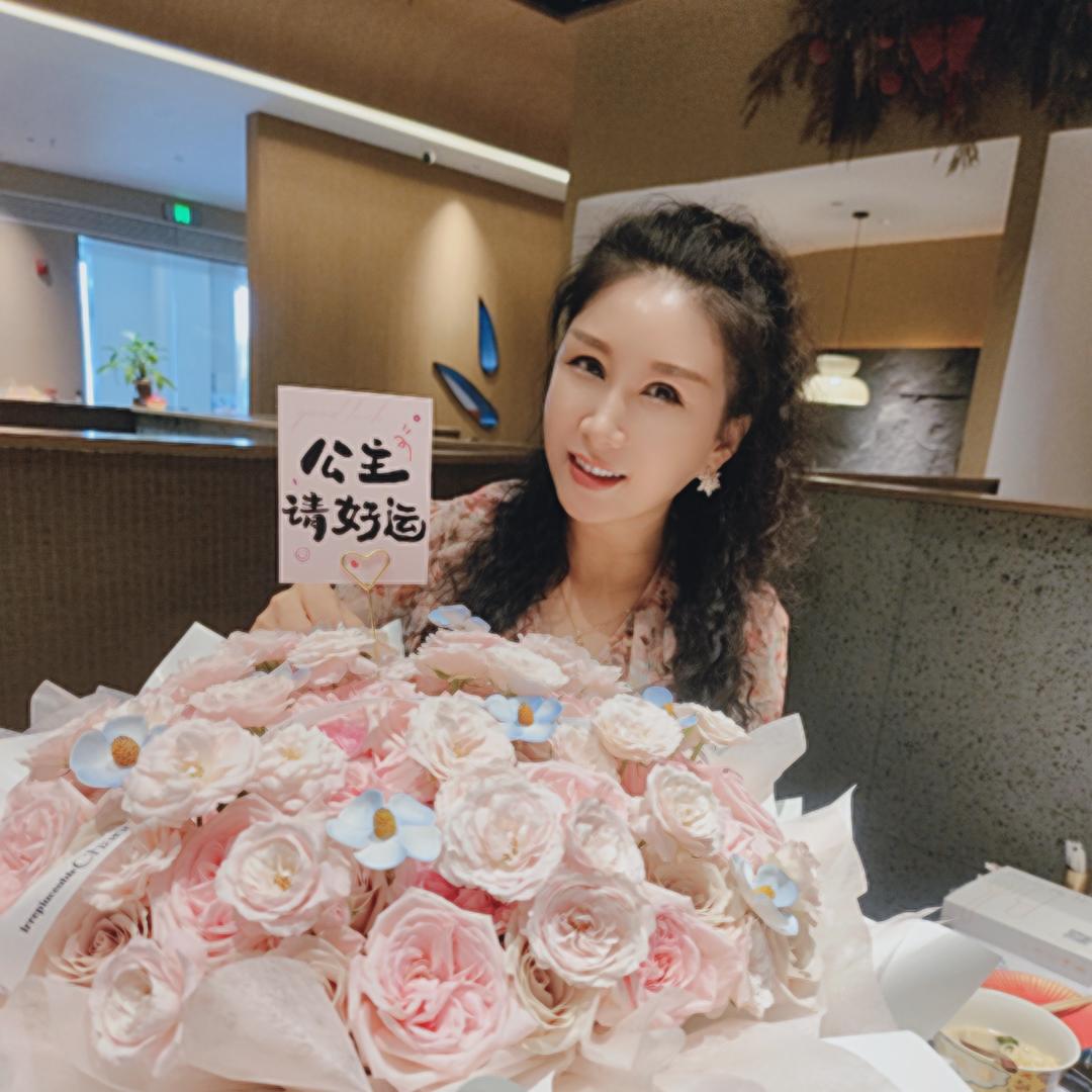 暴富吧@之之吖～嗯嗯嗯 🤔