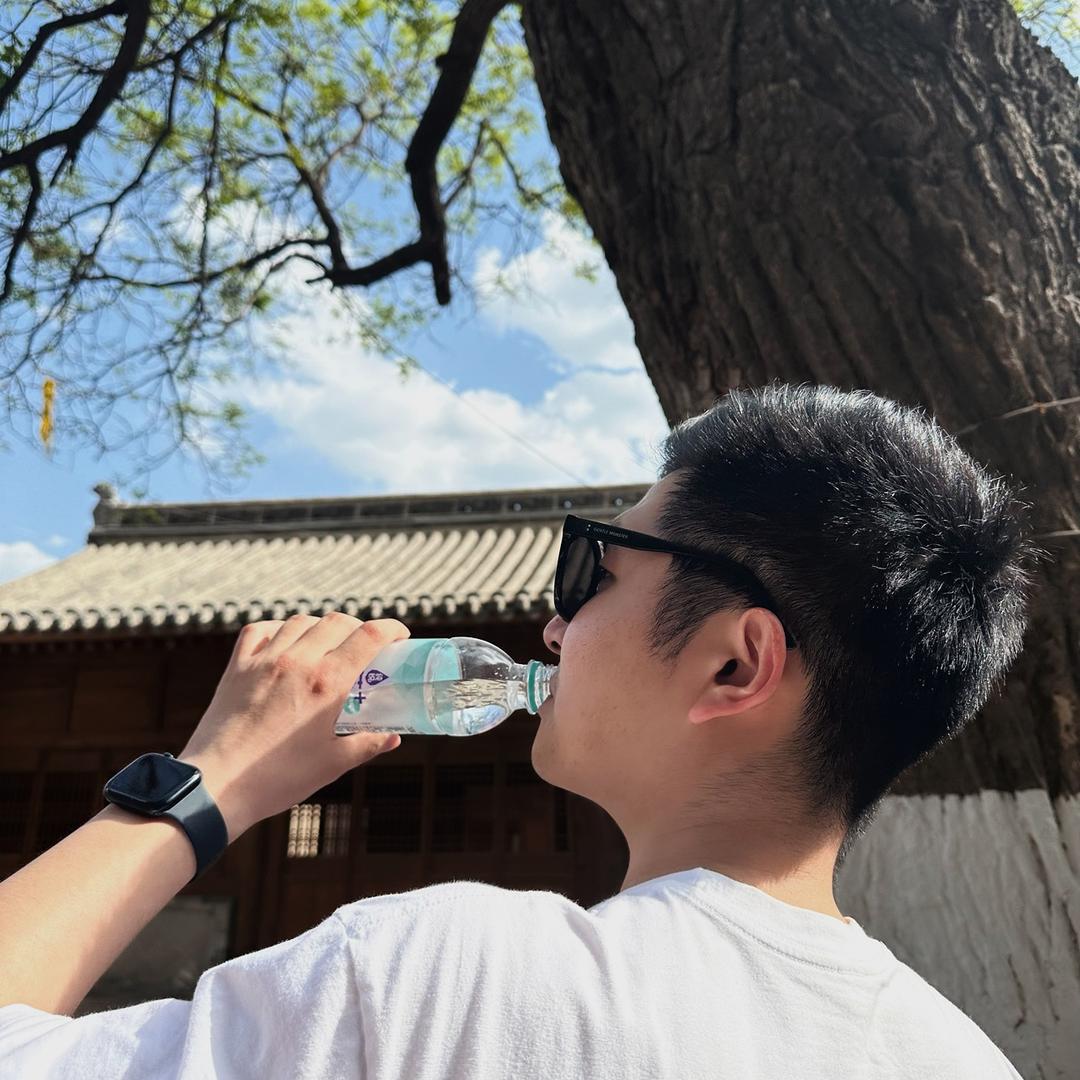 下不了班的周憨憨