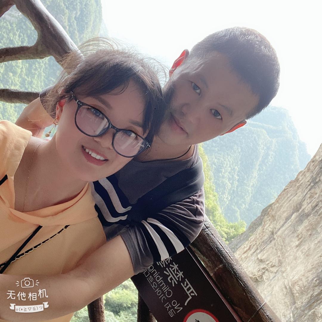 衣佰汇棉品店在松桃万客隆天桥旁边