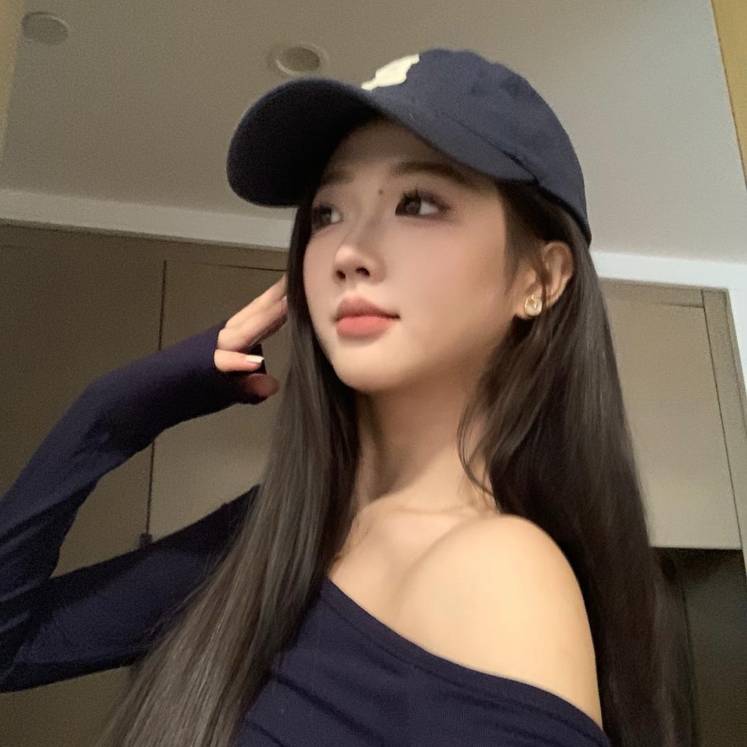郑鱼鱼u