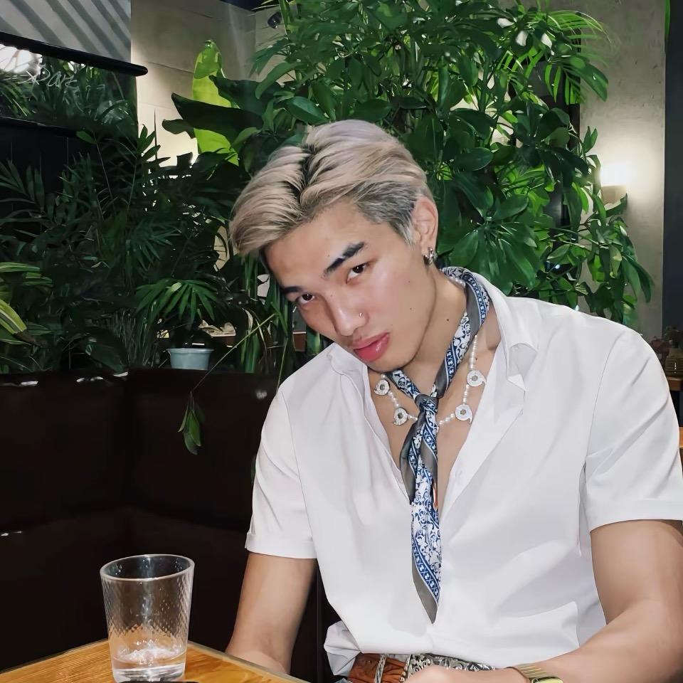 超新星养号中….