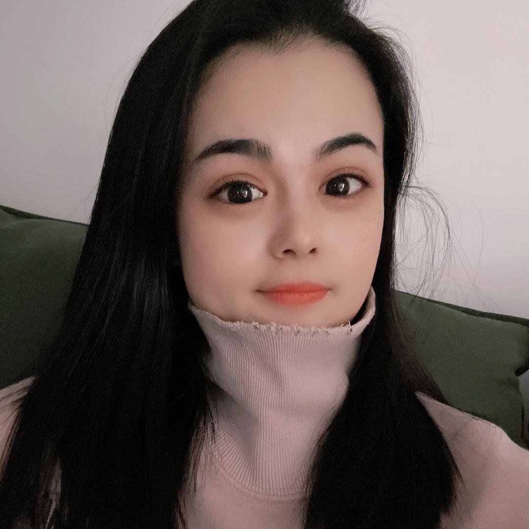 🍀 饱张女孩  👧🏻