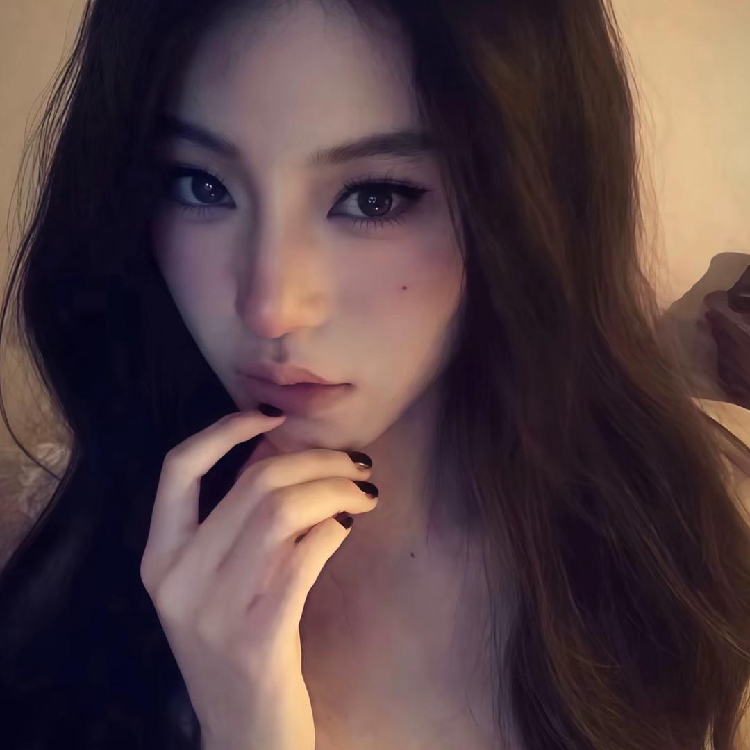 害羞的红秋裤.