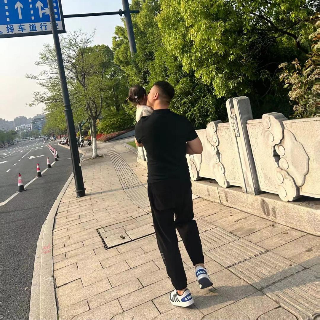 阿冰，