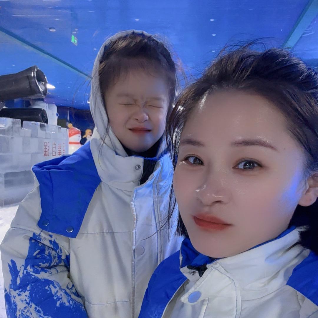 Layla Mai灯丫头👧-丁玲