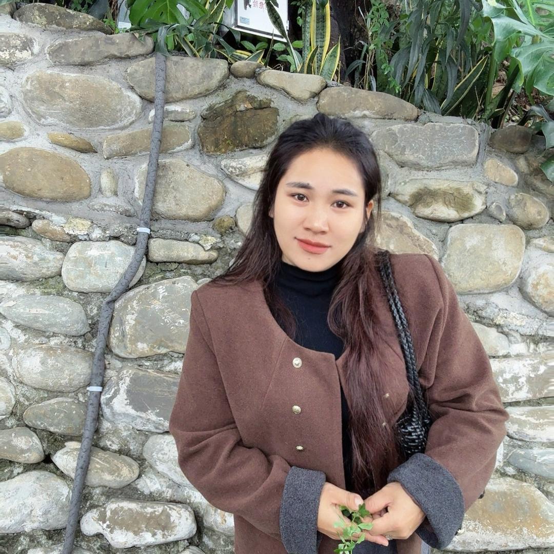 田林县优丽雅（欣菲）窗帘布艺小刘