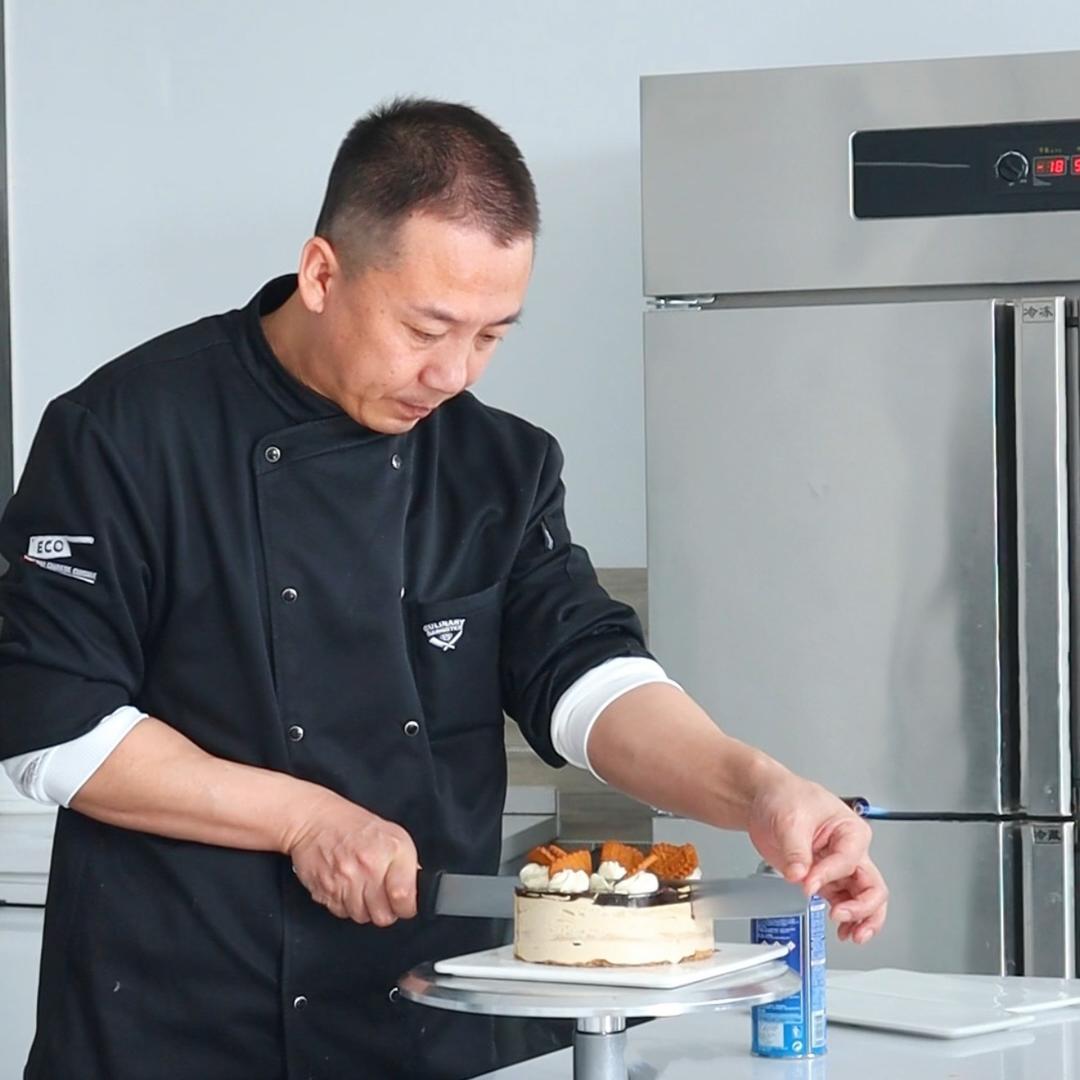 跟着老李揉面团