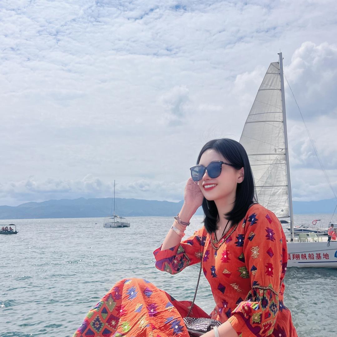 西双版纳导游叶子