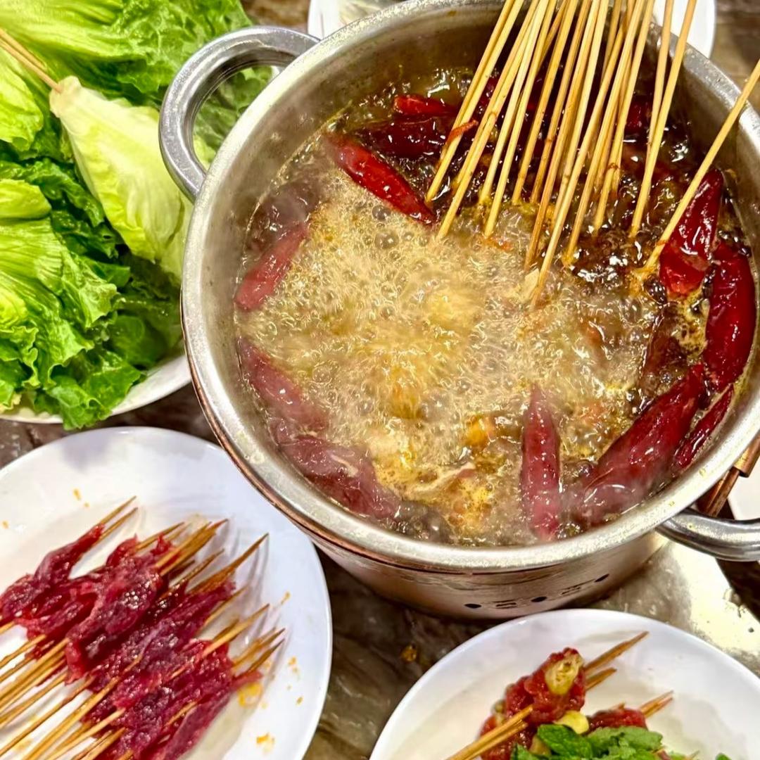 邹城儿哩白路边串串